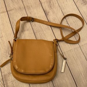 Vince Camuto Beige Leather Crossbody Purse Adj Strap Zipper Detail 9x8